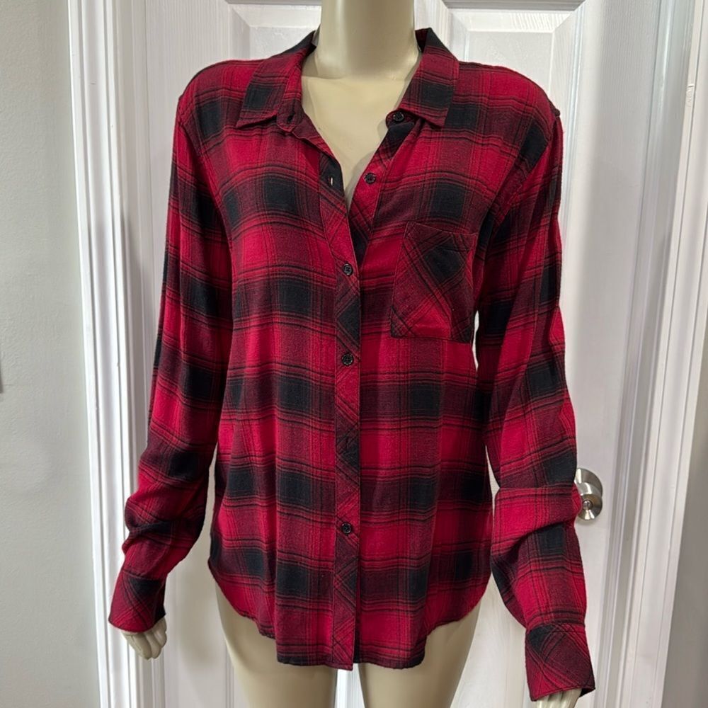 RAILS HUNTER BRICK BLACK BUTTON DOWN SHIRT.